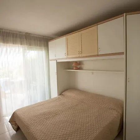 아파트 Quiet And Cozy 1br Close To And Services Saint-Raphaël