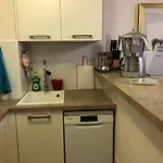 Quiet And Cozy 1br Close To And Services Apartamento